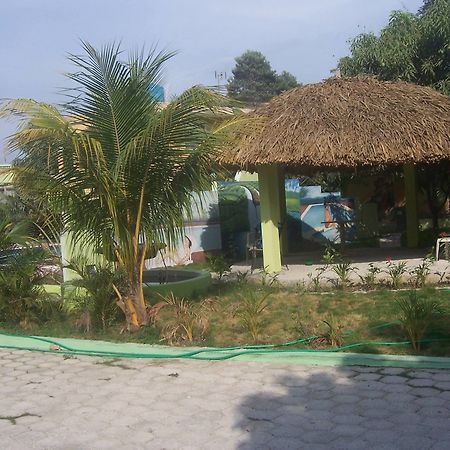 La Cayenna Hotel Et Restaurant Port-au-Prince Kültér fotó